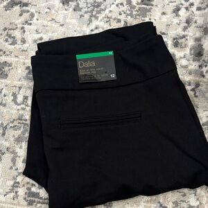 Dalia Elegant Black Narrow Leg Pants NWT Size 12